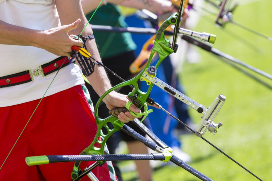 Recurve bow archery competition hand only